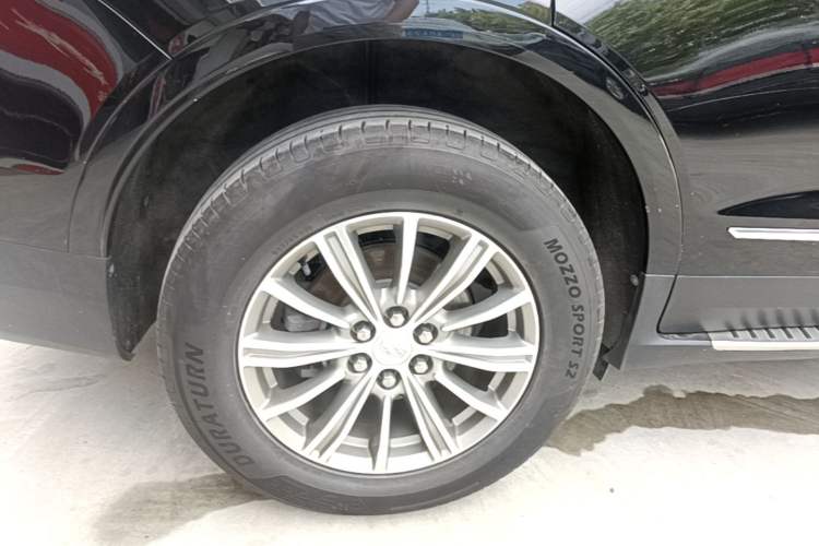 Used Cadillac XT5 2017 Anniversary Edition 25T Luxury Model Right Rear Wheel Hub