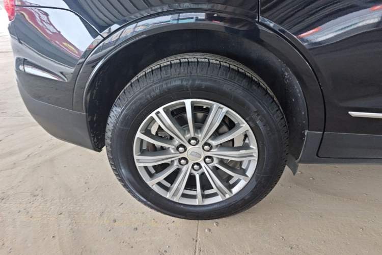 Used Cadillac XT5 2017 Anniversary Edition 25T Luxury Model Right Rear Wheel Hub