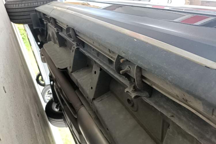 Used Cadillac XT5 2017 Anniversary Edition 25T Luxury Model Right Side Sill