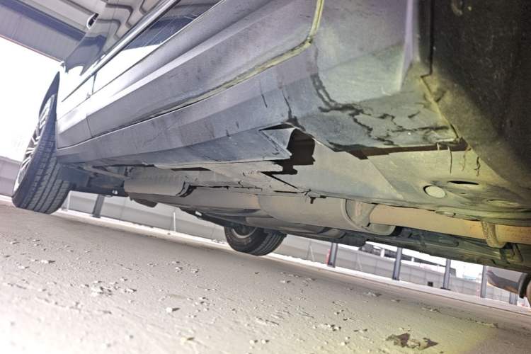 Used Cadillac XT5 2017 Anniversary Edition 25T Luxury Model Right Side Sill