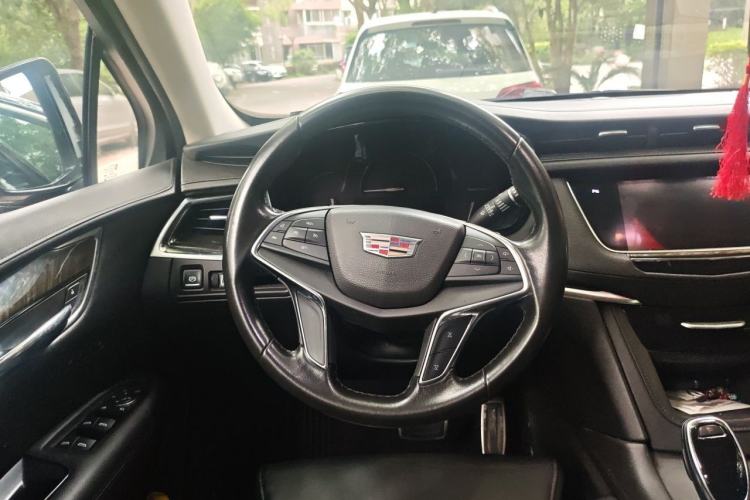 Used Cadillac XT5 2017 Anniversary Edition 28T Four-Wheel Drive Luxury Model Steering Wheel