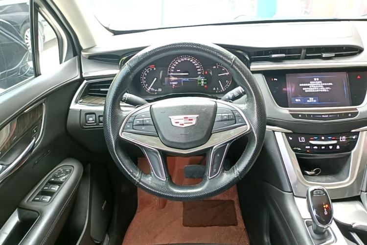 Used Cadillac XT5 2017 Anniversary Edition 25T Luxury Model Steering Wheel