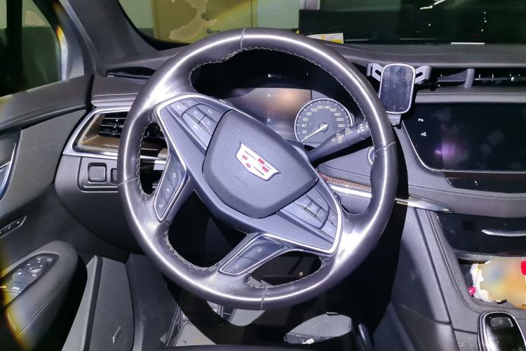 Used Cadillac XT5 2017 Anniversary Edition 28T All-Wheel-Drive Leading Model Steering Wheel