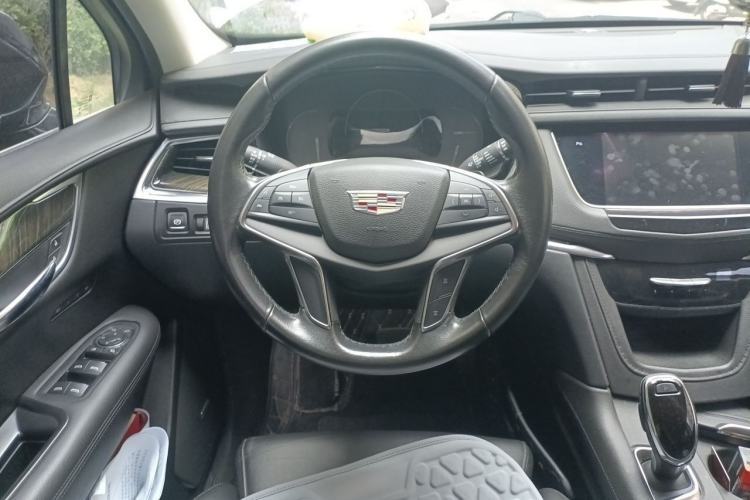 Used Cadillac XT5 2017 Anniversary Edition 28T Four-Wheel Drive Luxury Model Steering Wheel