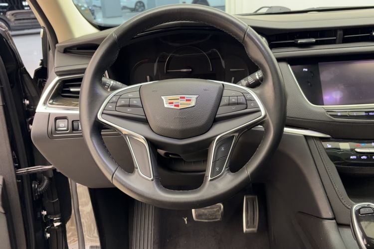 Used Cadillac XT5 2017 Anniversary Edition 28T Four-Wheel Drive Luxury Model Steering Wheel