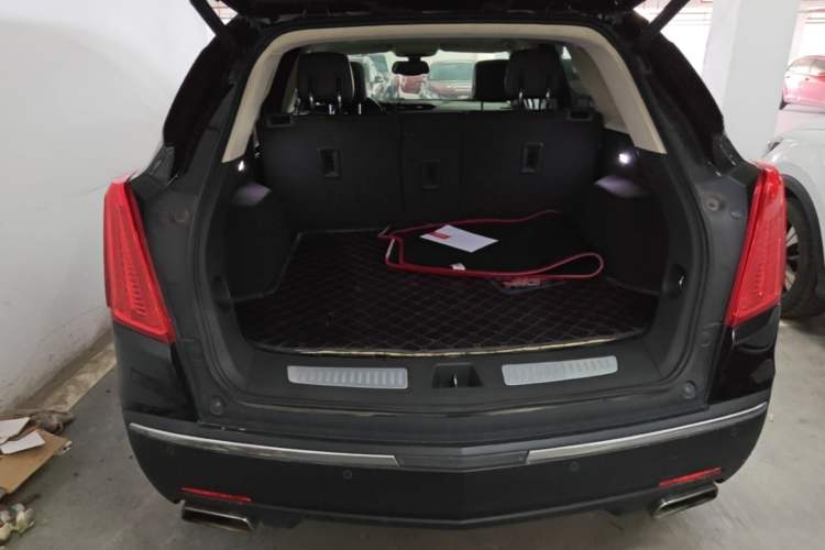 Used Cadillac XT5 2017 Anniversary Edition 28T Four-Wheel Drive Luxury Model Trunk