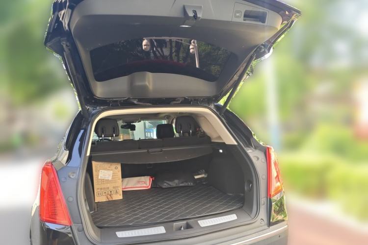 Used Cadillac XT5 2017 Anniversary Edition 25T Luxury Model Trunk