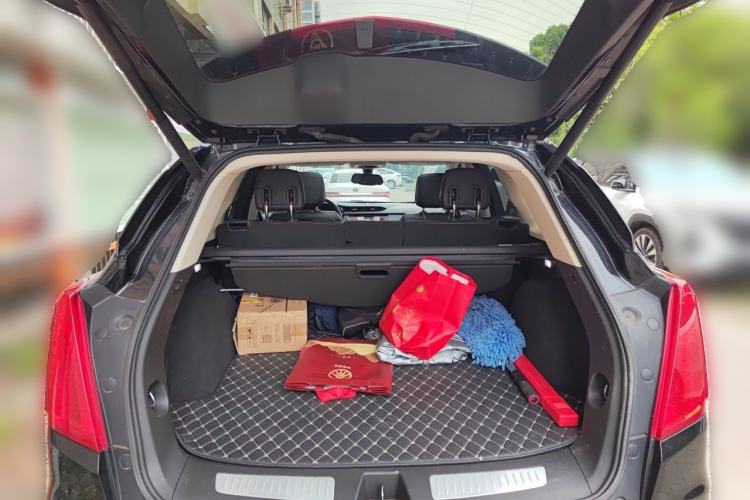 Used Cadillac XT5 2017 Anniversary Edition 28T Four-Wheel Drive Luxury Model Trunk