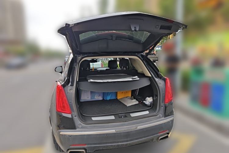 Used Cadillac XT5 2017 Anniversary Edition 25T Luxury Model Trunk