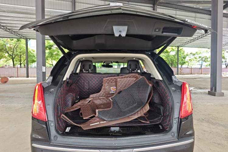 Used Cadillac XT5 2017 Anniversary Edition 25T Luxury Model Trunk