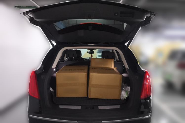 Used Cadillac XT5 2017 Anniversary Edition 25T Luxury Model Trunk