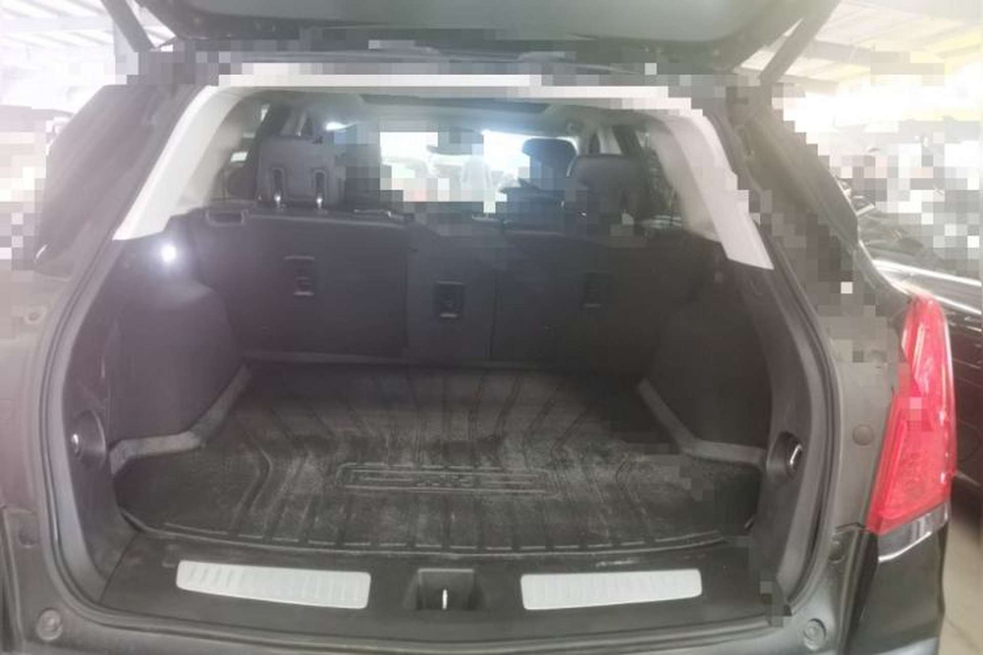 Used Cadillac XT5 2017 Anniversary Edition 25T Luxury Model Trunk