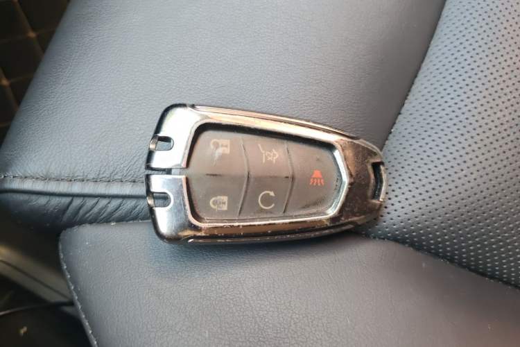 Used Cadillac XT5 2017 Anniversary Edition 25T Luxury Model Vehicle Key