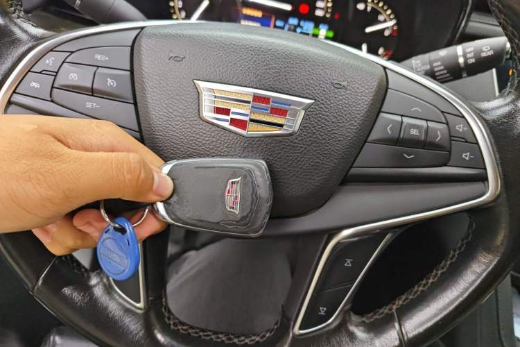 Used Cadillac XT5 2017 Anniversary Edition 25T Luxury Model Vehicle Key
