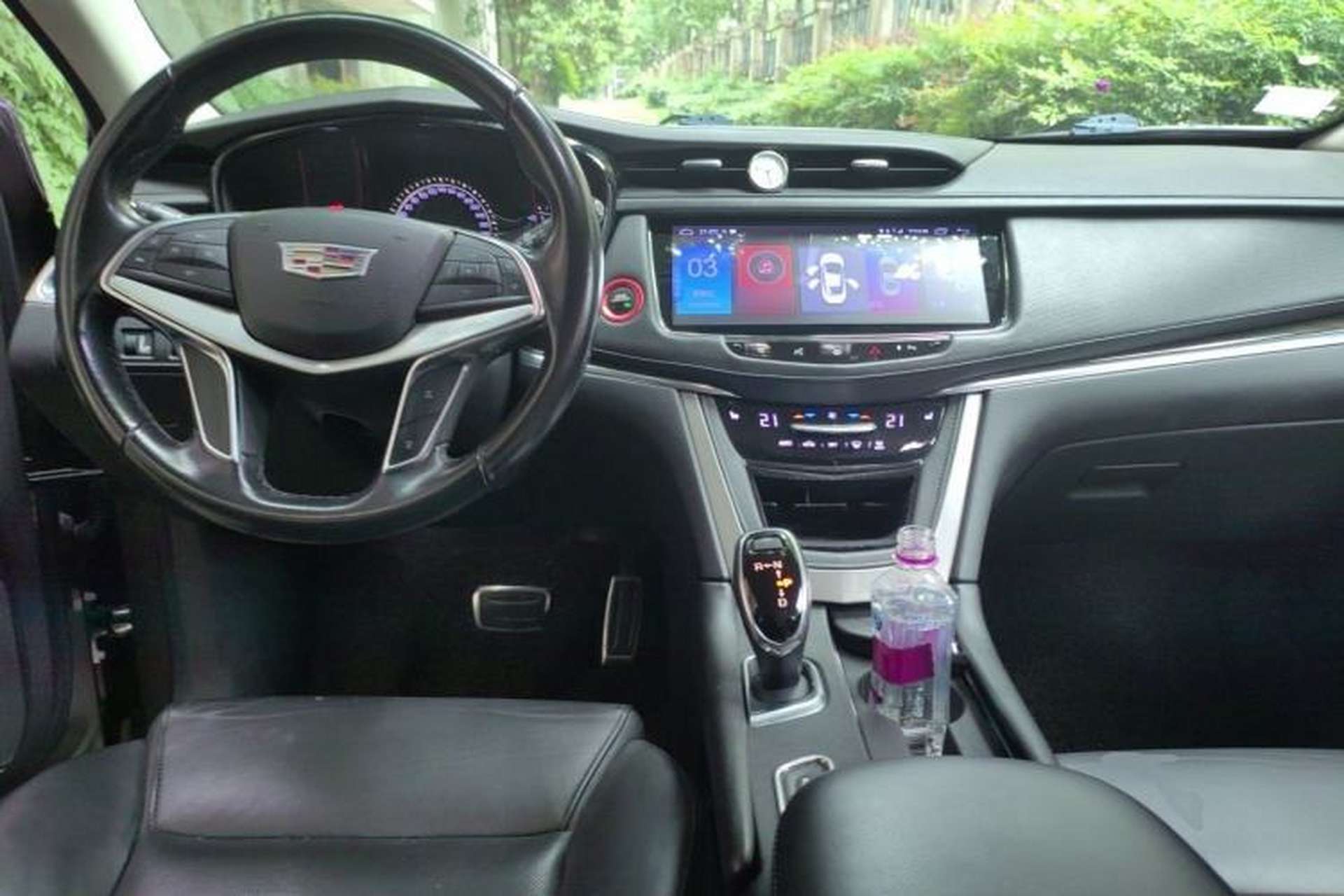 Used Cadillac XT5 2017 Anniversary Edition 25T Luxury Model Center Console