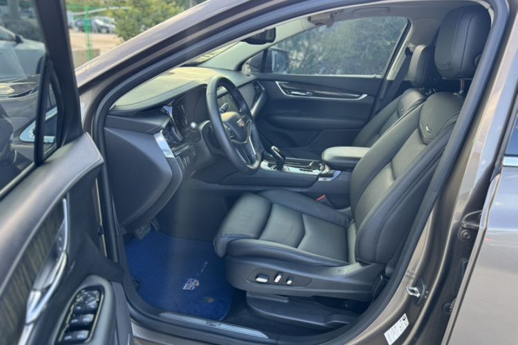 Used Cadillac XT5 2017 Anniversary Edition 28T Four-Wheel Drive Luxury Model Interior 5
