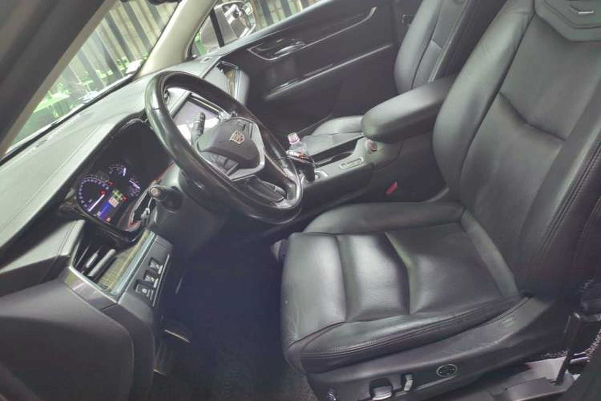 Used Cadillac XT5 2017 Anniversary Edition 25T Luxury Model Left Front Seat