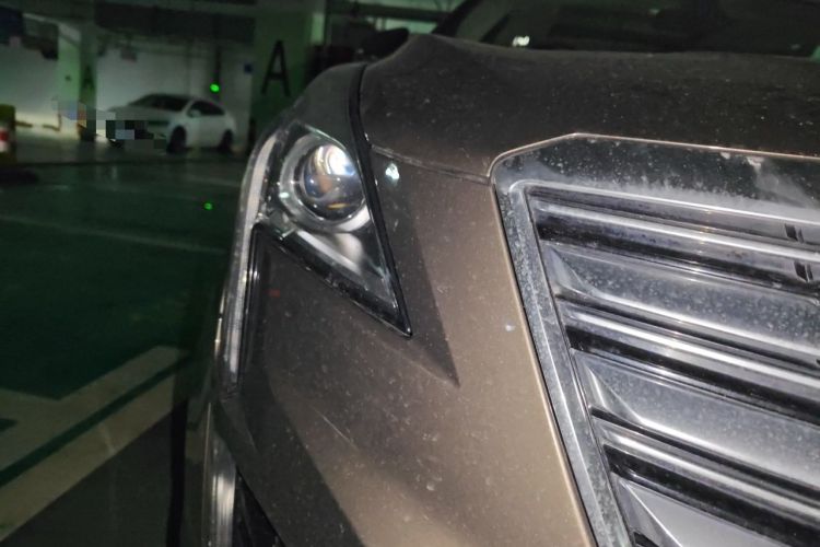 Used Cadillac XT5 2017 Anniversary Edition 25T Luxury Model Right Front Headlight