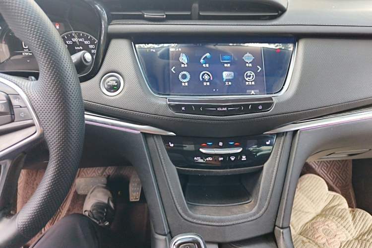 Used Cadillac XT5 2017 Anniversary Edition 28T Four-Wheel Drive Luxury Model Audio And AC Panel