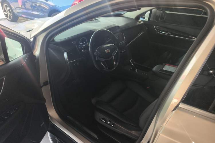 Used Cadillac XT5 2017 Anniversary Edition 28T Four-Wheel Drive Luxury Model Driver Seat