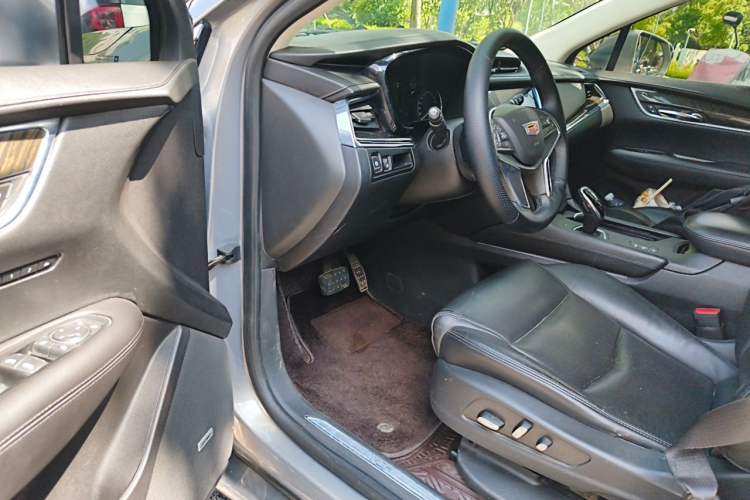 Used Cadillac XT5 2017 Anniversary Edition 28T Four-Wheel Drive Luxury Model Driver Seat