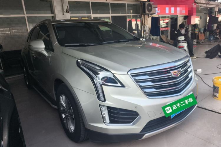 Used Cadillac XT5 2017 Anniversary Edition 28T Four-Wheel Drive Luxury Model Front Right 45 Deg