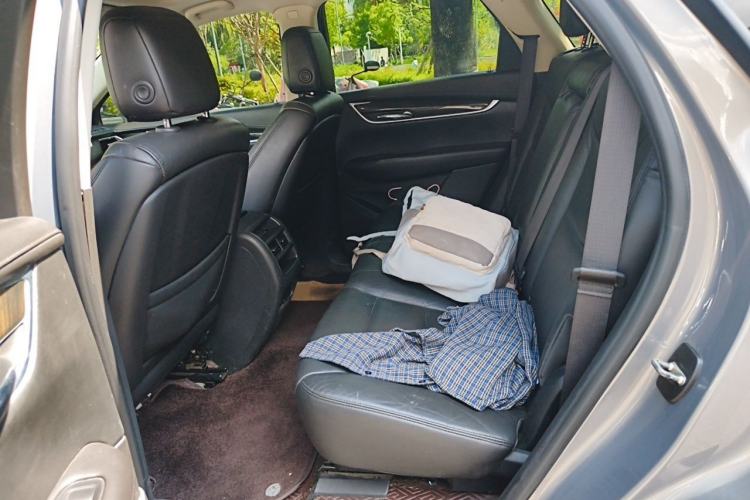 Used Cadillac XT5 2017 Anniversary Edition 28T Four-Wheel Drive Luxury Model Left Rear Seat