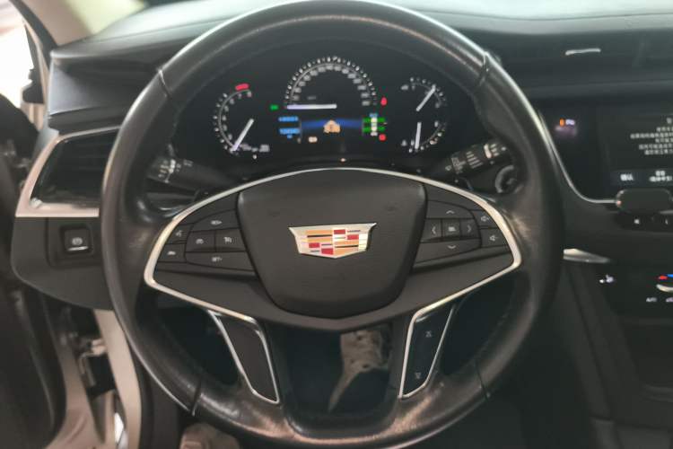 Used Cadillac XT5 2017 Anniversary Edition 28T Four-Wheel Drive Luxury Model Steering Wheel
