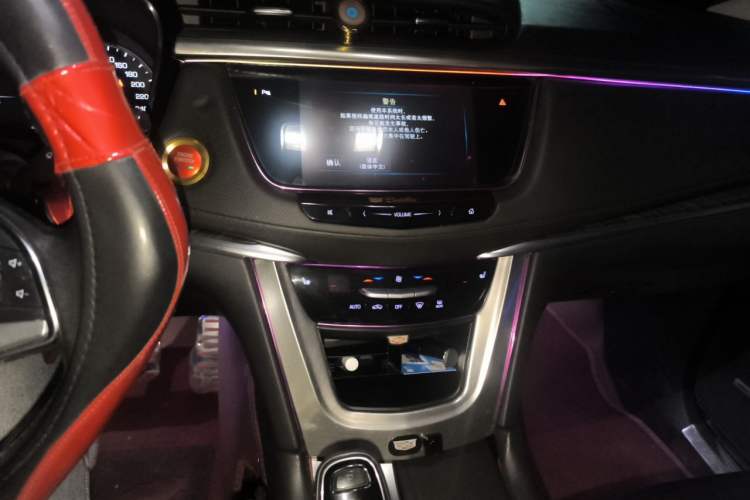 Used Cadillac XT5 2017 Anniversary Edition 25T Luxury Model Audio And AC Panel