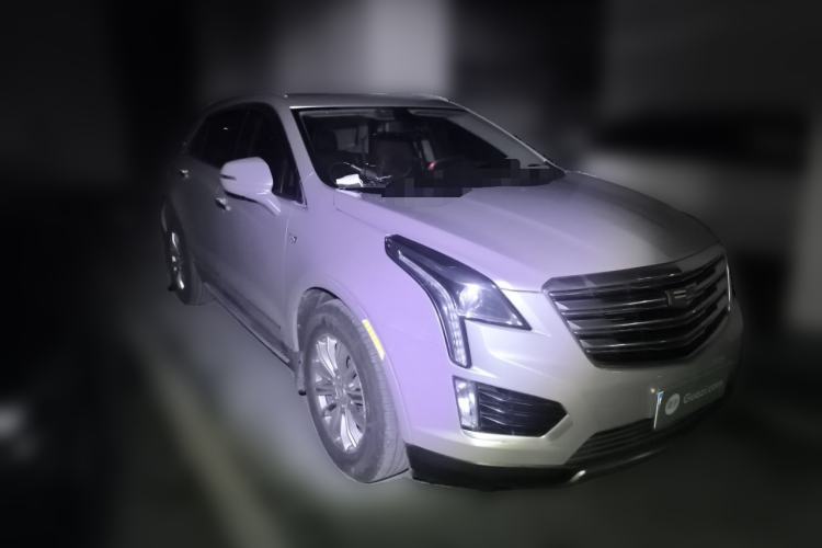 Used Cadillac XT5 2017 Anniversary Edition 25T Luxury Model Front Right 45 Deg