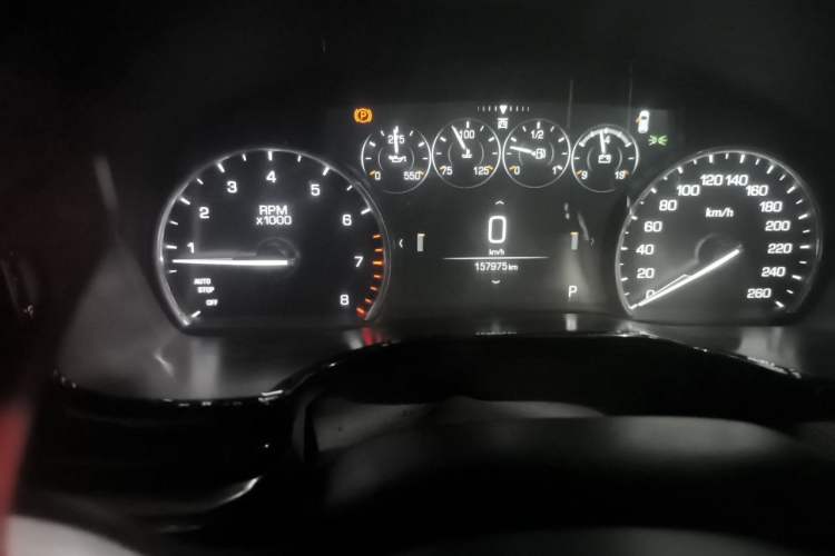 Used Cadillac XT5 2017 Anniversary Edition 25T Luxury Model Odometer Close Up