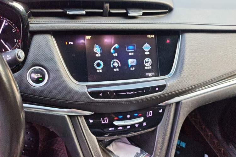 Used Cadillac XT5 2017 Anniversary Edition 25T Luxury Model Audio And AC Panel