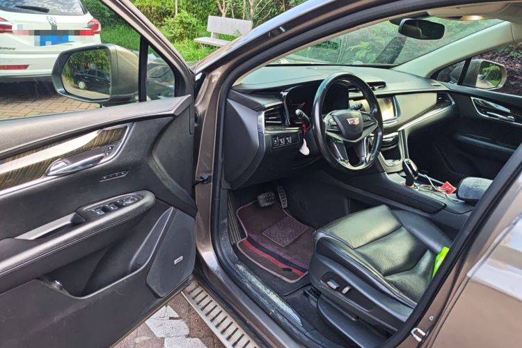 Used Cadillac XT5 2017 Anniversary Edition 25T Luxury Model Driver Seat