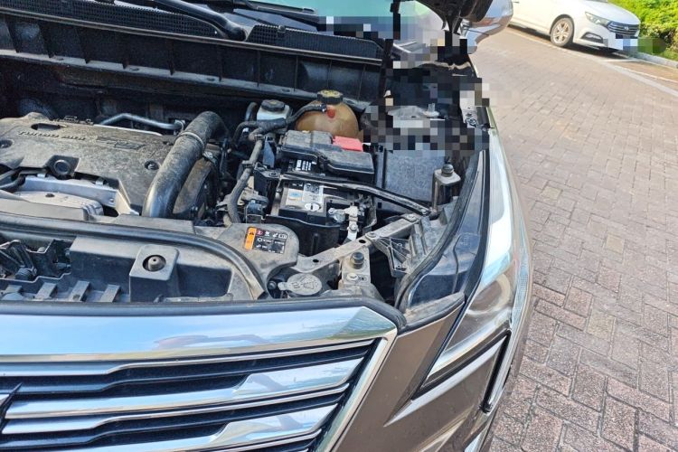 Used Cadillac XT5 2017 Anniversary Edition 25T Luxury Model Engine Bay Left