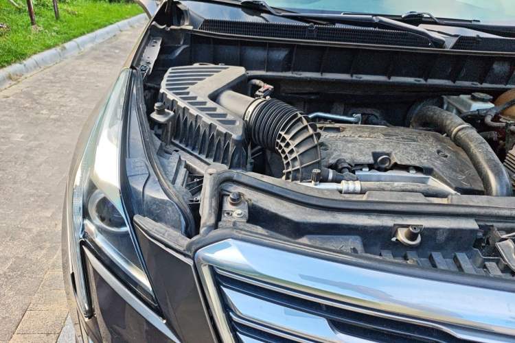 Used Cadillac XT5 2017 Anniversary Edition 25T Luxury Model Engine Bay Right