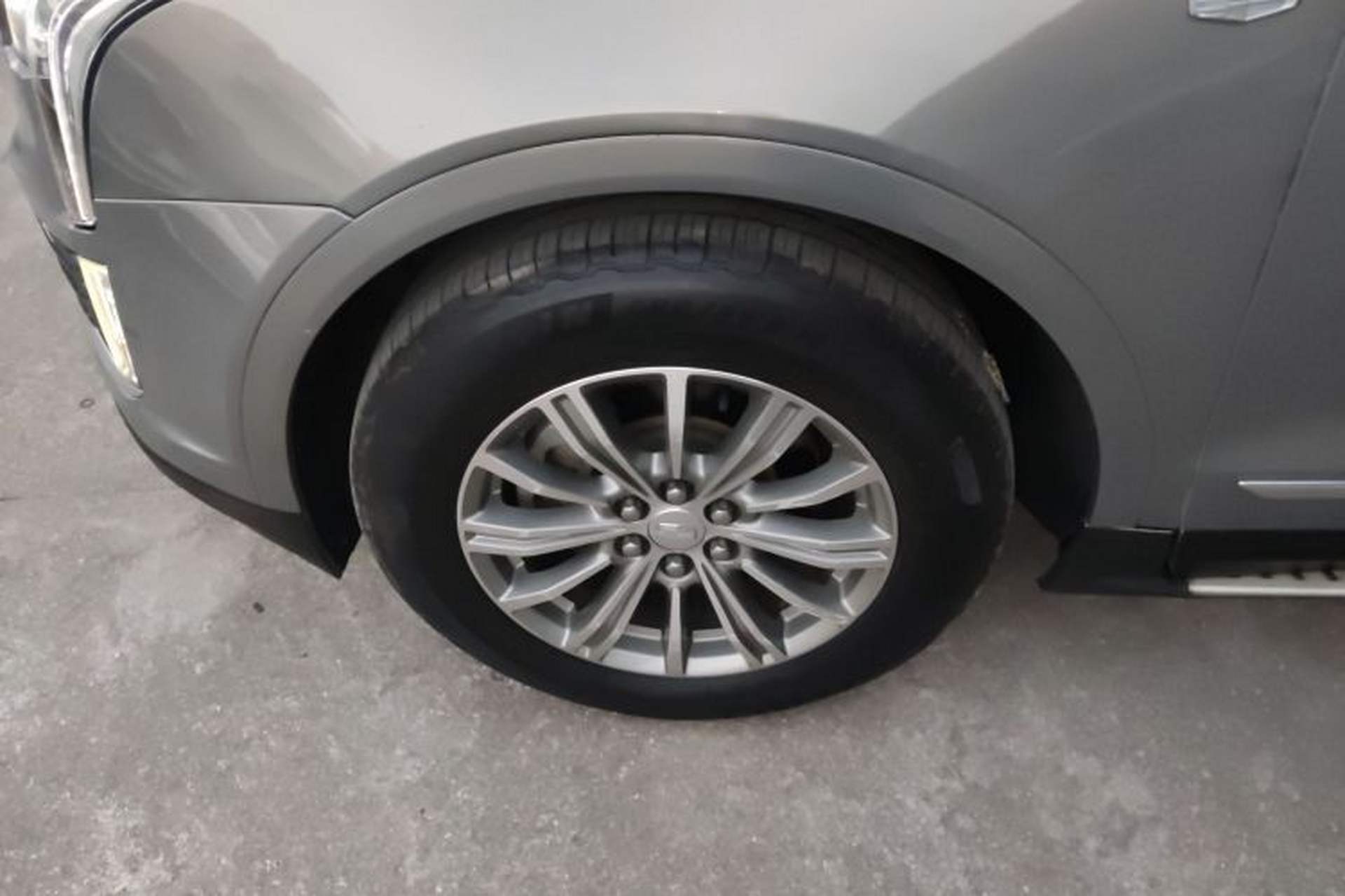 Used Cadillac XT5 2017 Anniversary Edition 28T Four-Wheel Drive Luxury Model Left Front Wheel Hub