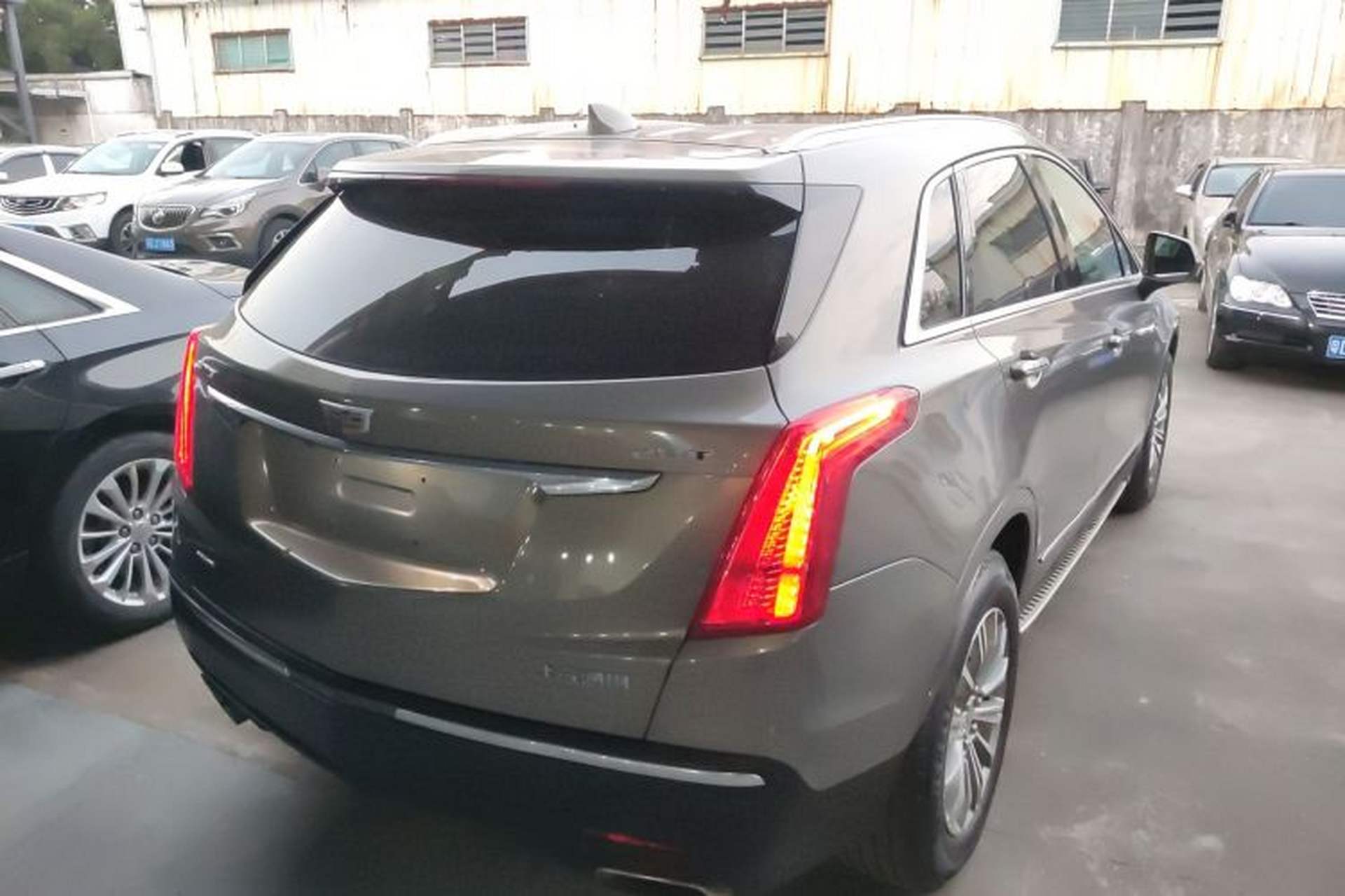 Used Cadillac XT5 2017 Anniversary Edition 28T Four-Wheel Drive Luxury Model Right Rear Taillight