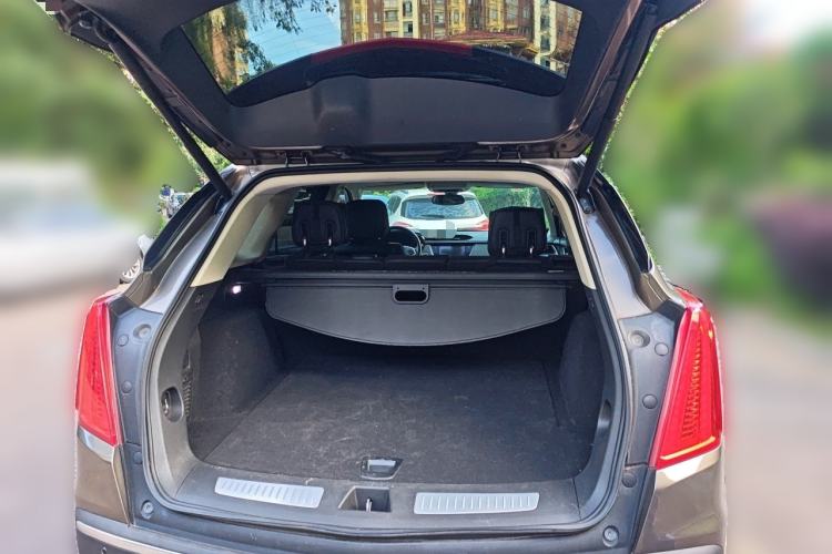 Used Cadillac XT5 2017 Anniversary Edition 25T Luxury Model Trunk