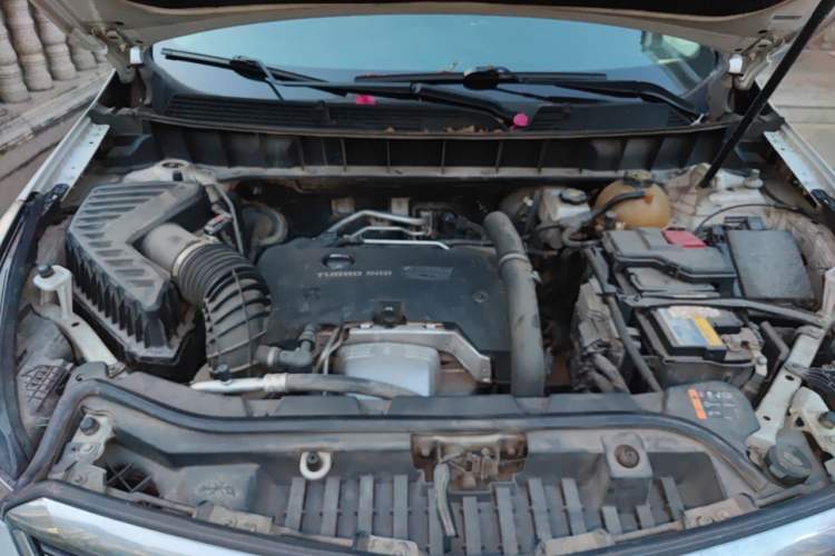 Used Cadillac XT5 2017 Anniversary Edition 28T Four-Wheel Drive Tech Model Engine Bay