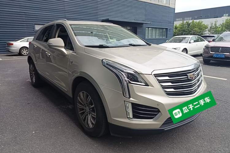 Used Cadillac XT5 2017 Anniversary Edition 28T Four-Wheel Drive Luxury Model Front Right 45 Deg