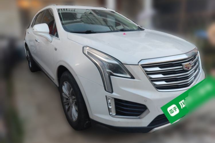 Used Cadillac XT5 2017 Anniversary Edition 28T Four-Wheel Drive Tech Model Front Right 45 Deg