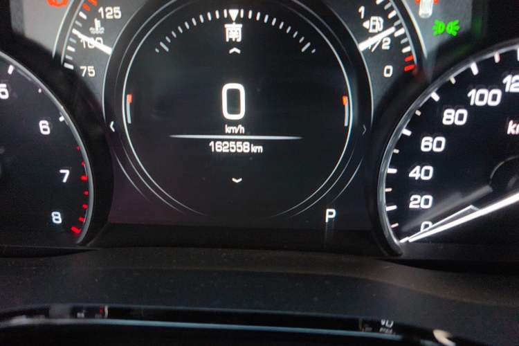 Used Cadillac XT5 2017 Anniversary Edition 28T Four-Wheel Drive Tech Model Odometer Close Up