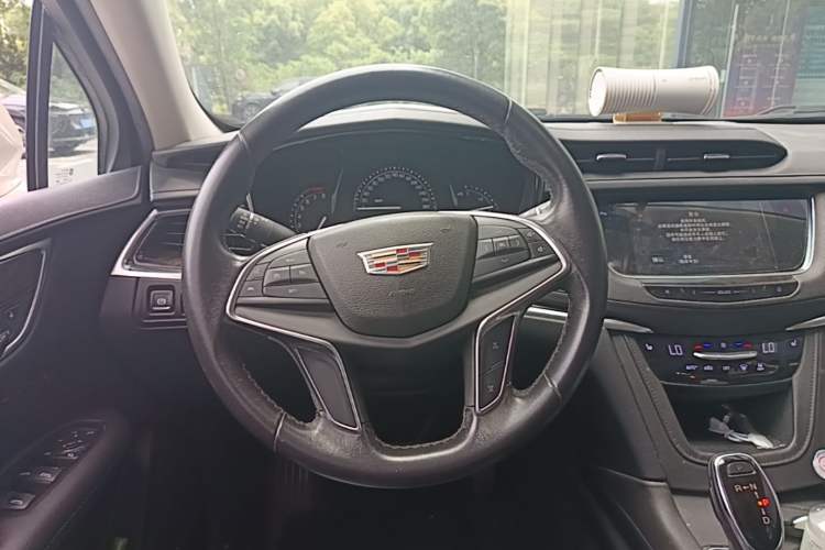 Used Cadillac XT5 2017 Anniversary Edition 28T Four-Wheel Drive Luxury Model Steering Wheel
