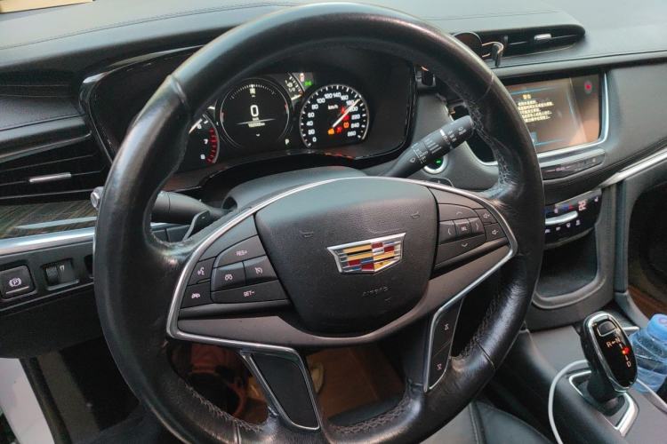 Used Cadillac XT5 2017 Anniversary Edition 28T Four-Wheel Drive Tech Model Steering Wheel