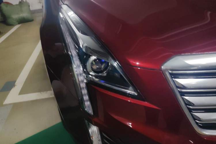 Used Cadillac XT5 2017 Anniversary Edition 25T Luxury Model Exterior 6