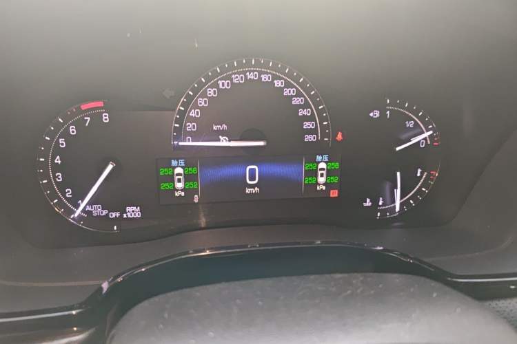 Used Cadillac XT5 2017 Anniversary Edition 28T Four-Wheel Drive Luxury Model Instrument Cluster