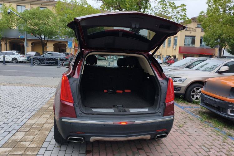 Used Cadillac XT5 2017 Anniversary Edition 25T Luxury Model Trunk