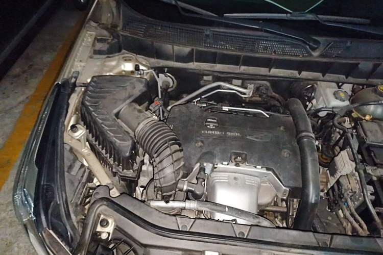 Used Cadillac XT5 2017 Anniversary Edition 25T Luxury Model Engine Bay Right