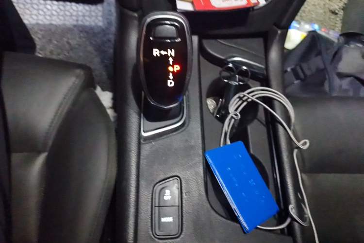 Used Cadillac XT5 2017 Anniversary Edition 25T Luxury Model Gear Lever