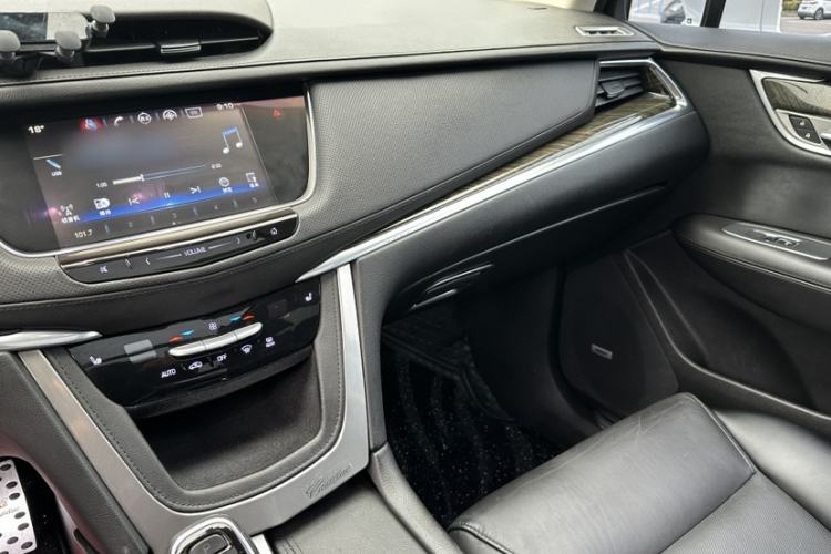 Used Cadillac XT5 2017 Anniversary Edition 28T Four-Wheel Drive Luxury Model Audio And AC Panel